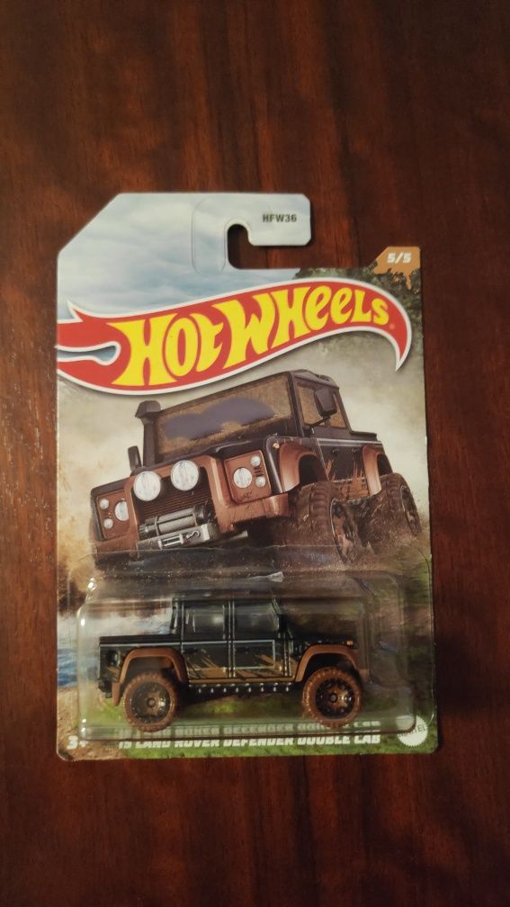 Hot Wheels  Mud Runners Set