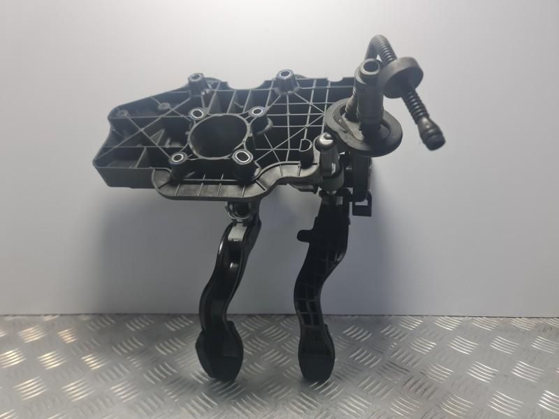 Pod pedalier Opel Adam Rocks