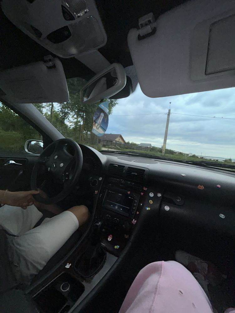 Vând Mercedes Benz