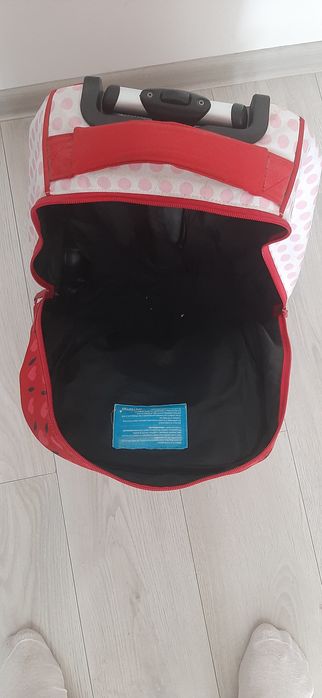 Ghiozdan ...roti.. troler