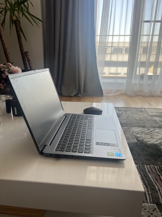 Laptop Lenovo IdeaPad 3 15ITL6 cu procesor Intel® Core™ i5-1135G7