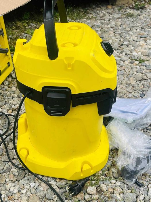 Aspirator Kärcher WD 3 V-17/4/20 pentru medii umed/uscat- pentru piese