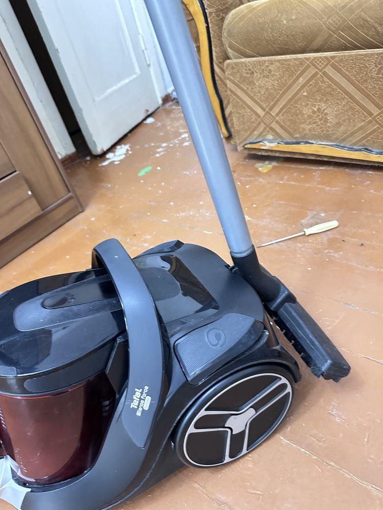 Пылесос Tefal.В отличном состоянии,работает без нареканий