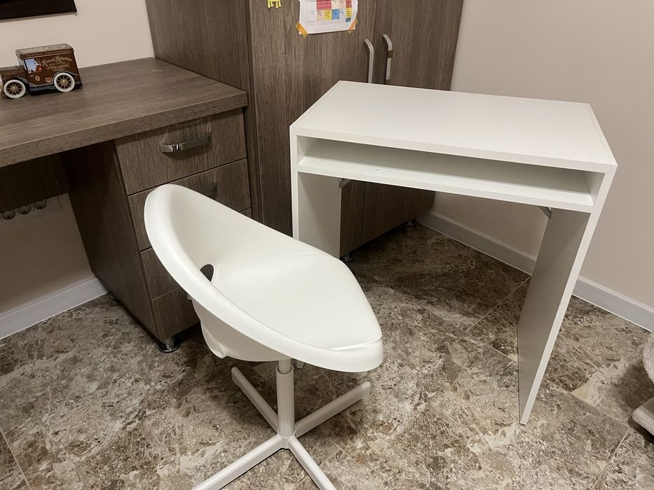 Vand birou cu scaun IKEA
