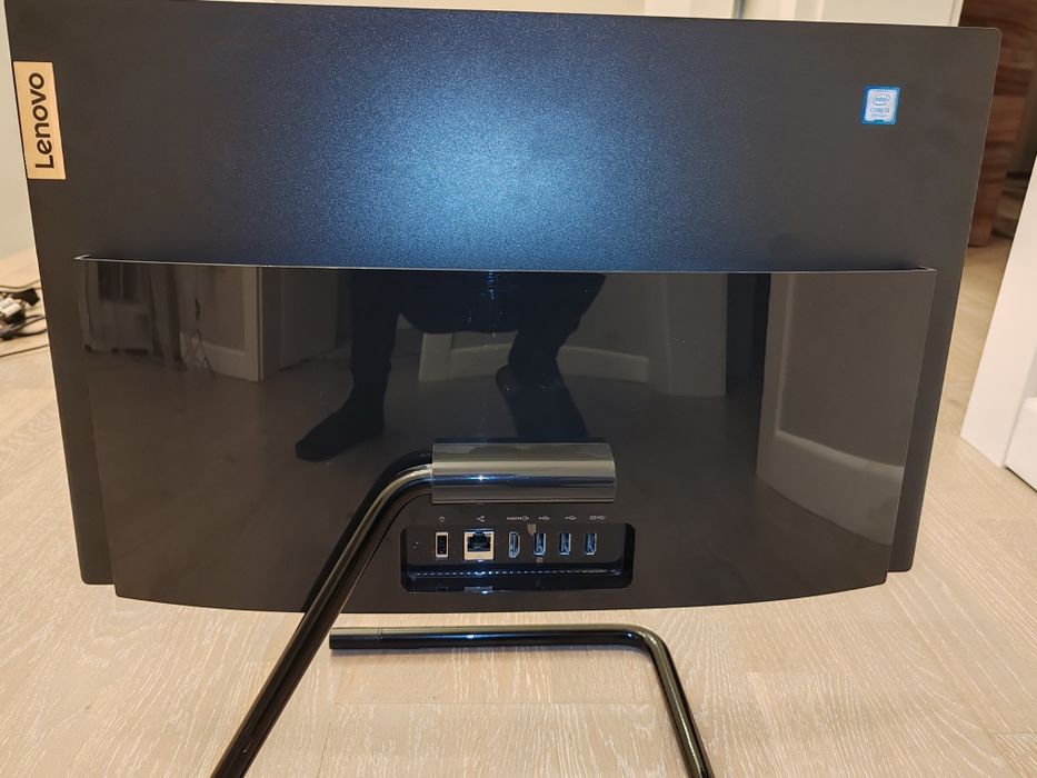 Vând sistem all in one Lenovo