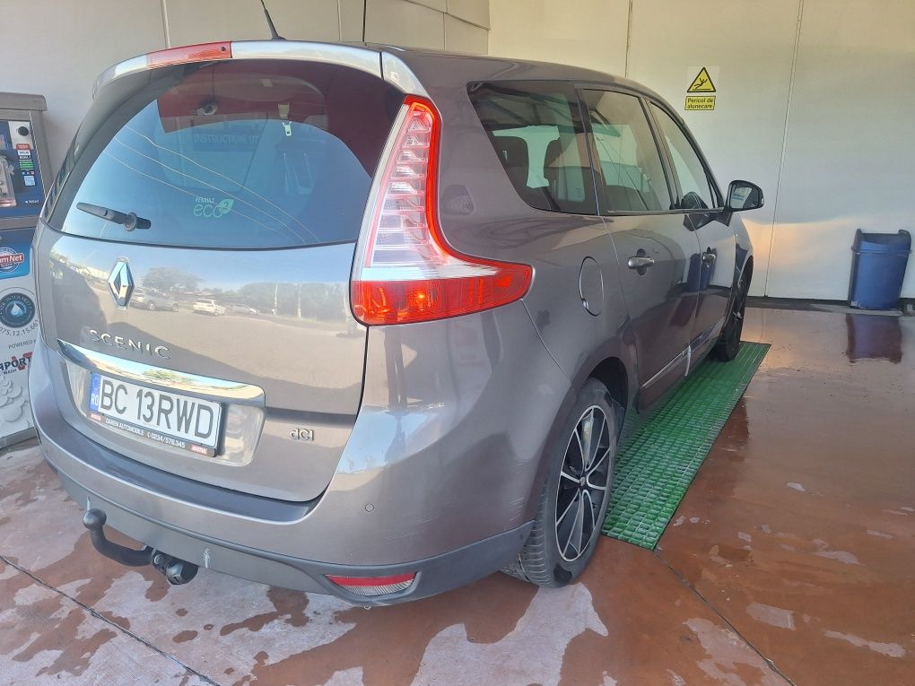 vând renault grande scenic 1.6  dci 7 locuri