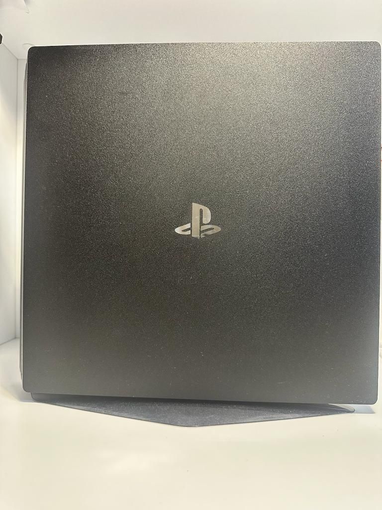 PlayStation 4 pro 1 tb