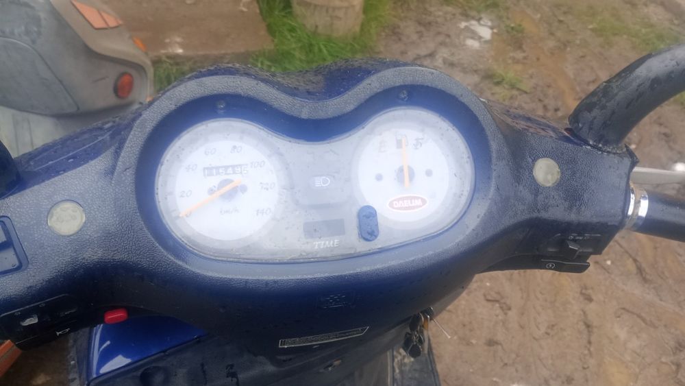 Vind două scutere un kimko și unul daelim ottelo