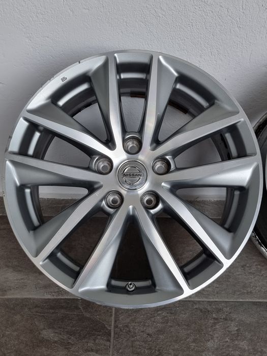 17" Оригинални джанти Nissan Qashqai X-trail 5×114.3 7.5J ET45