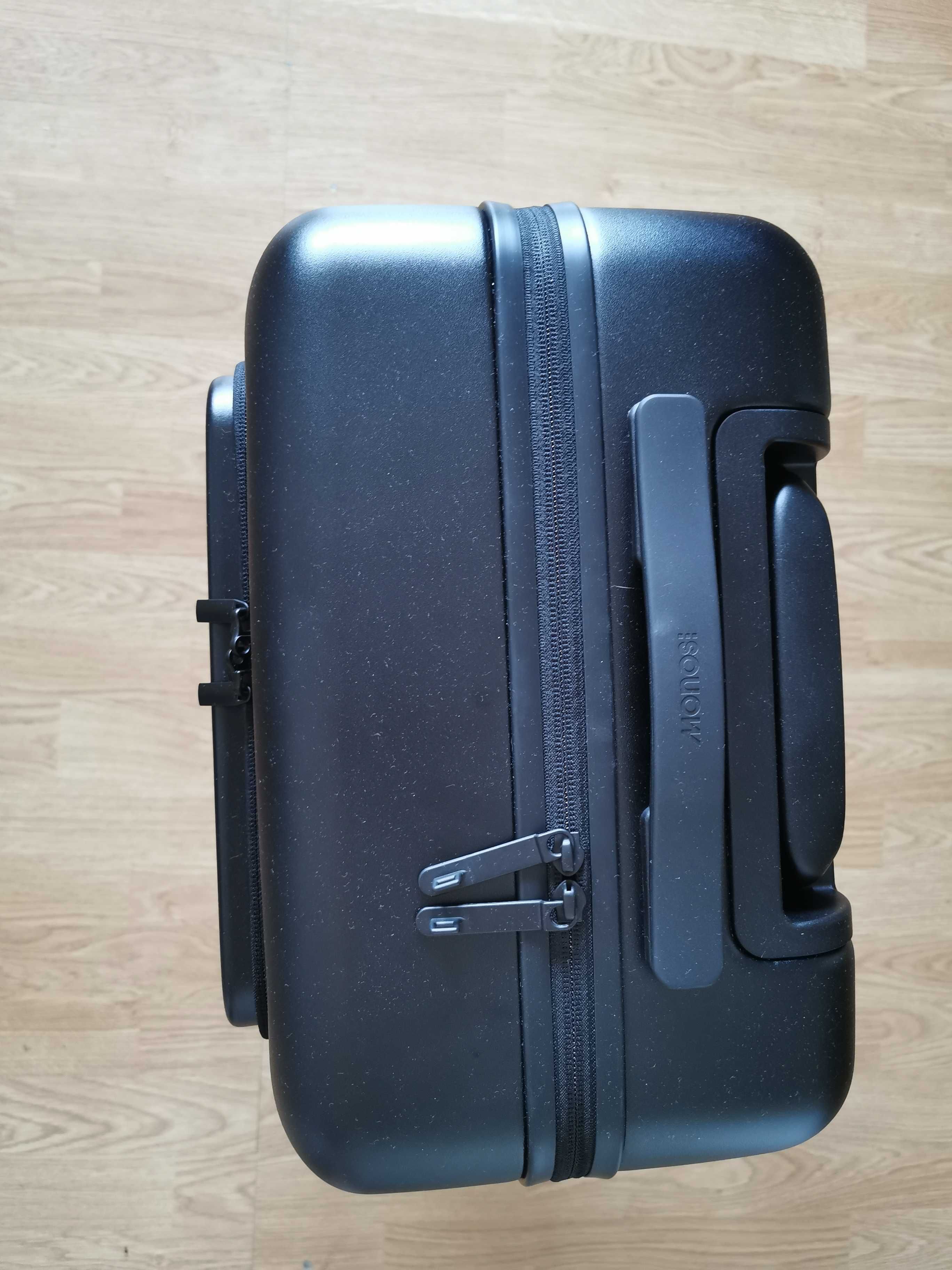 Troler cabina valiza mica Monos Carry-On Pro Plus