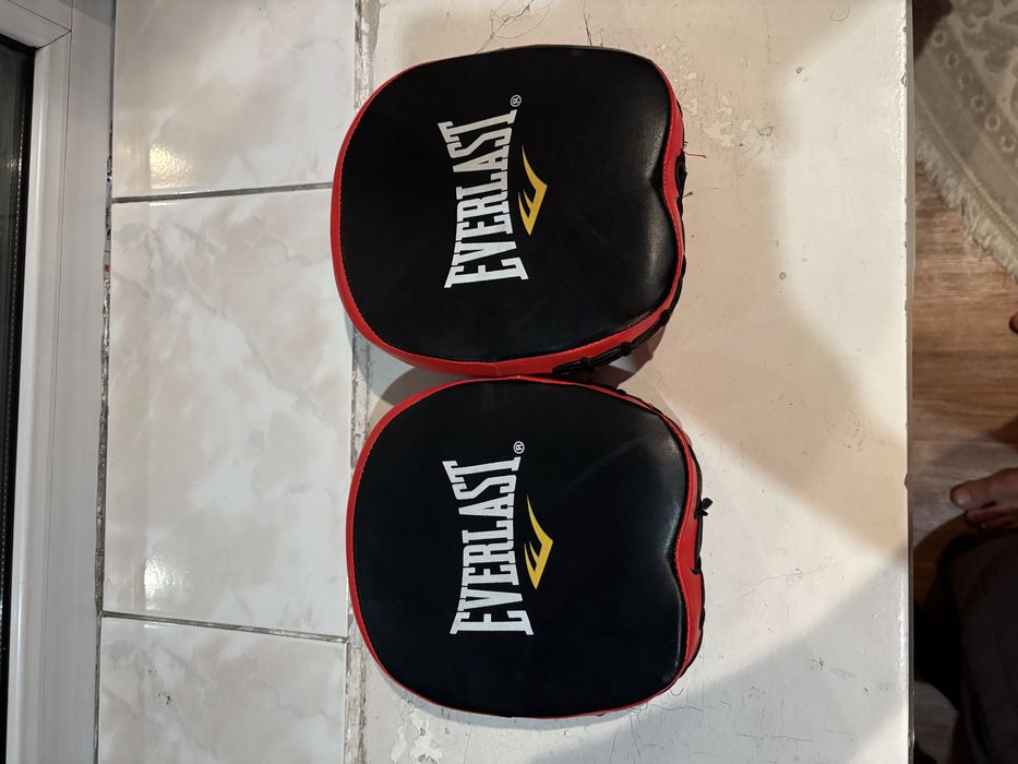 Продаю лапу и шлем