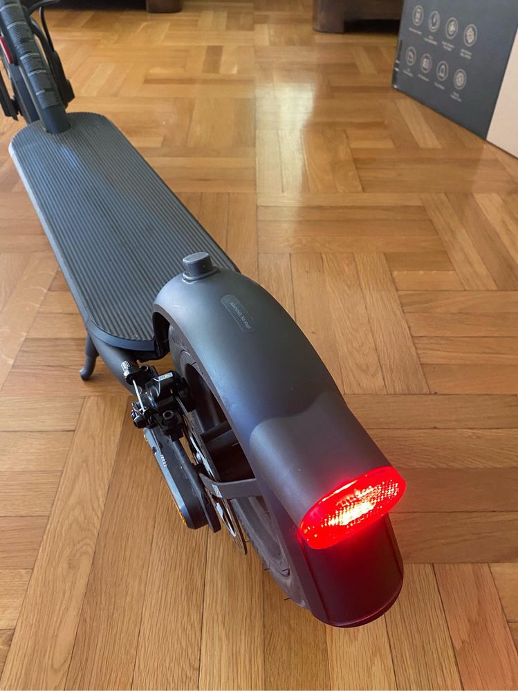 Електрическа тротинетка Xiaomi Electric Scooter 4