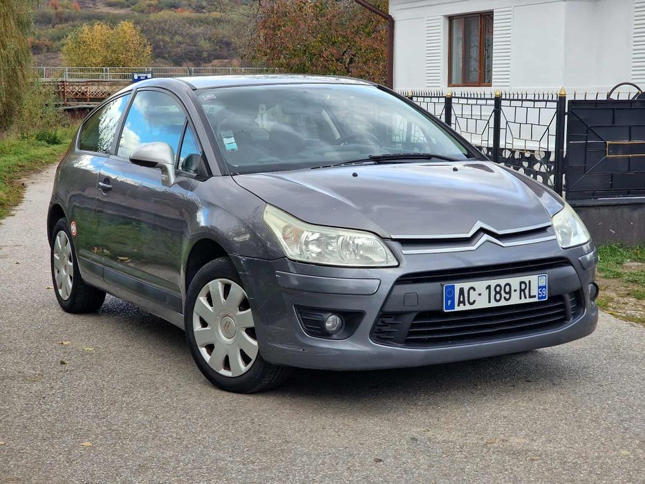 Vând Citroen C4 Coupe