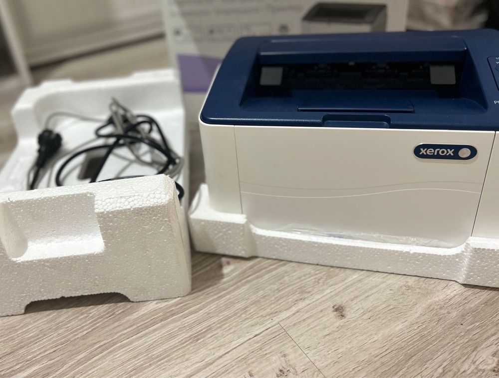 Продам принтер от xerox Phaizer