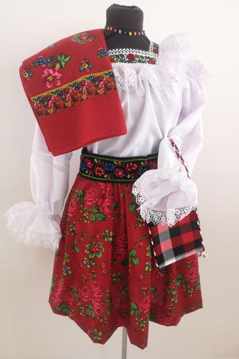 Costum popular femei de Maramures