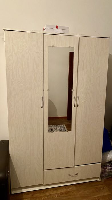 Шкаф для одежды.