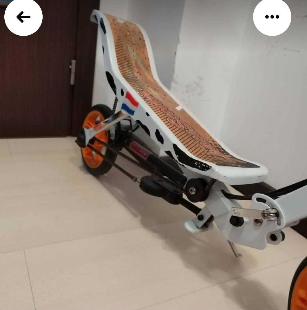 Bicicleta, space scuter