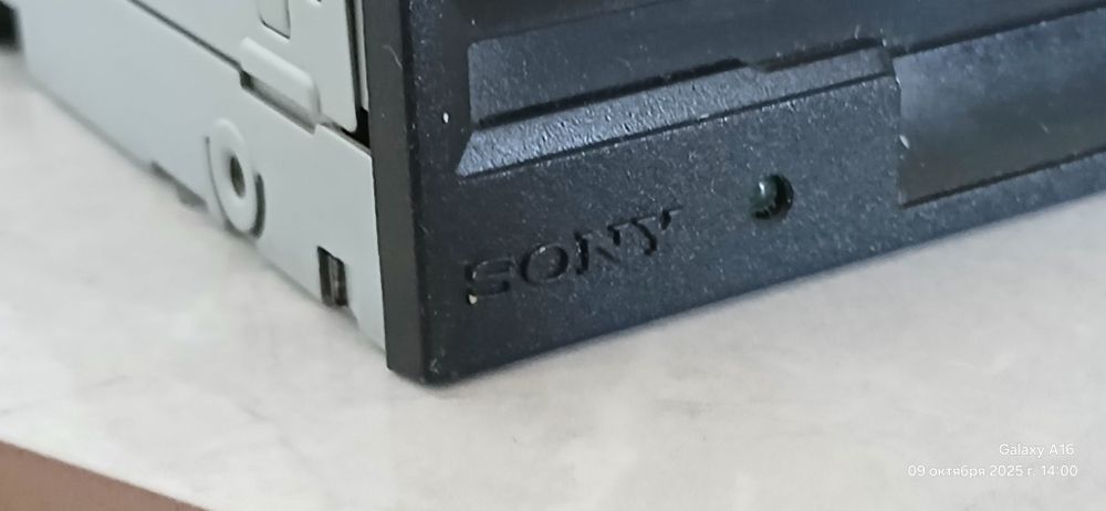 Продам-Дисковод 3.5 Floppy Sony MPF920