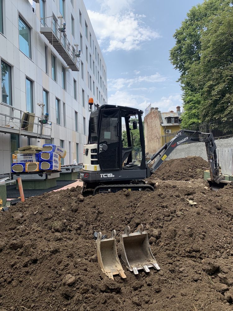 Prestări servicii cu Miniexcavator  de 1m lățime