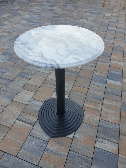 Masuta de gradina din marmura