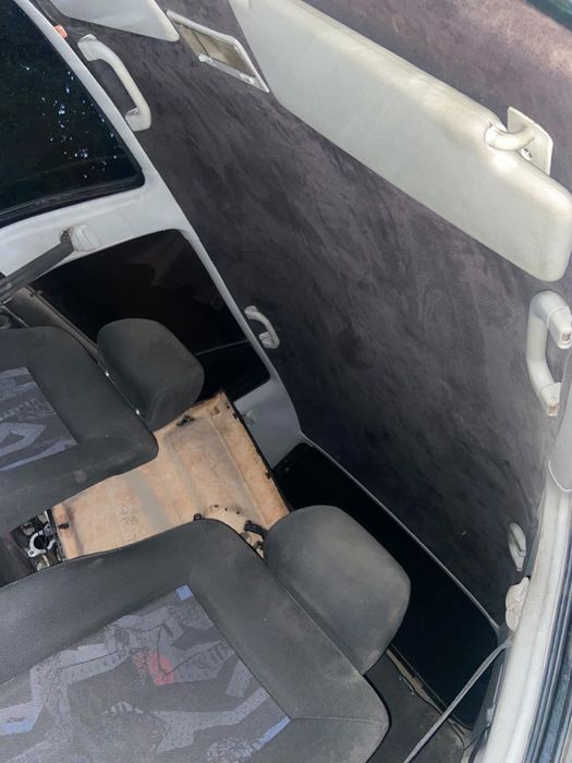 Продавам претапициран черен таван с алкантар за Голф3