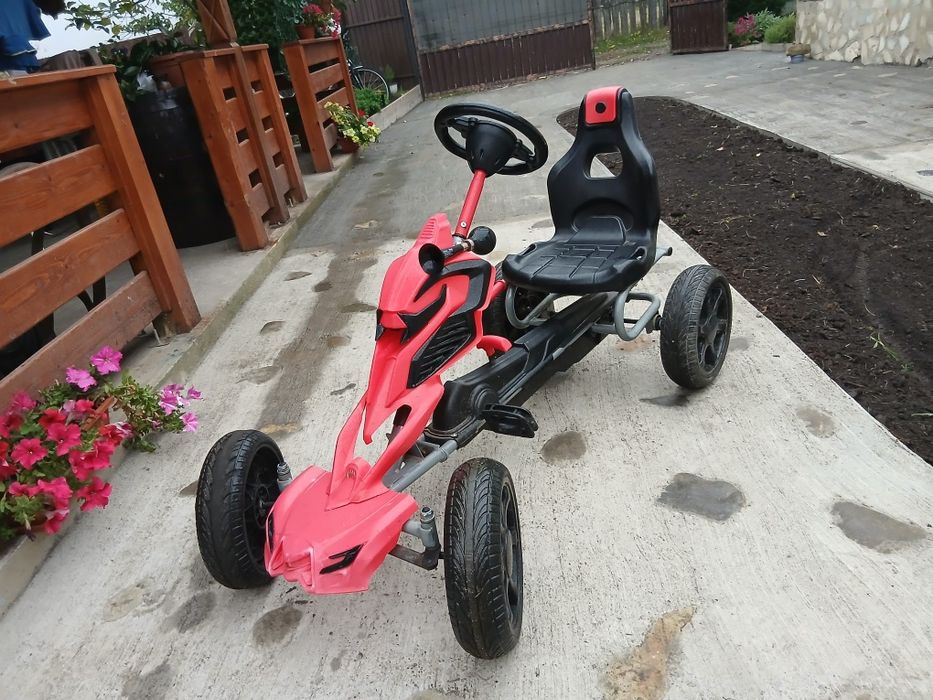 Vand cart cu pedale