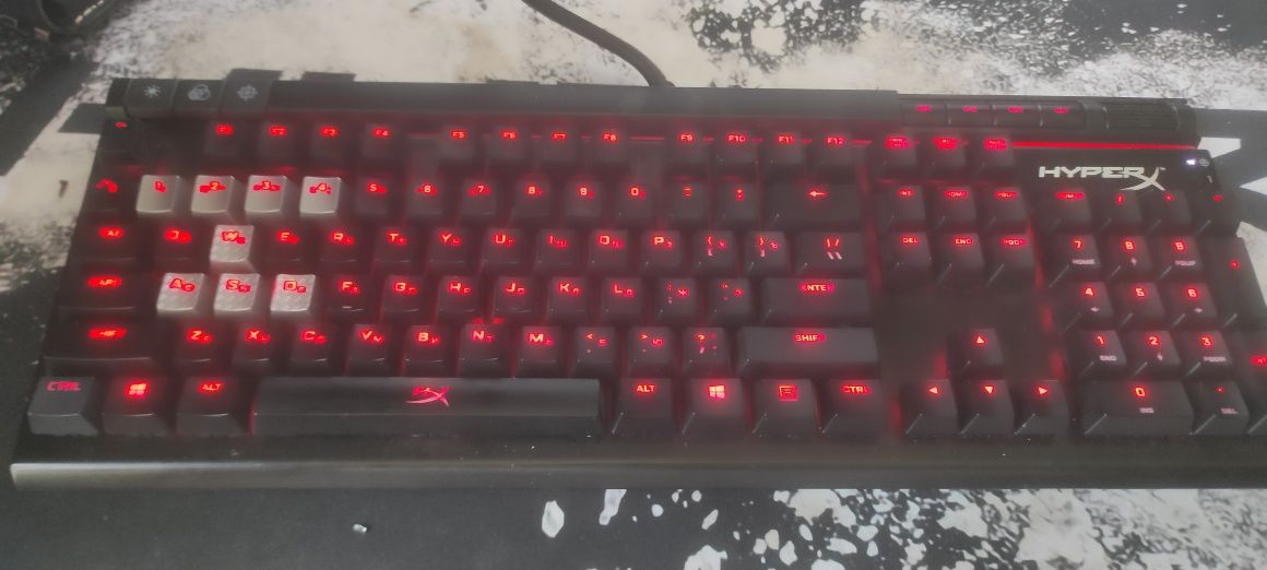 Продам клавиатуру Hyperx alloy elite на запчасти