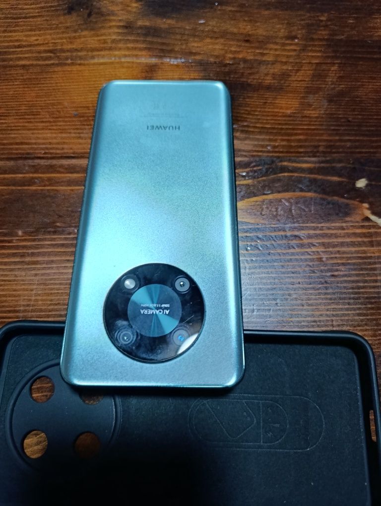 Телефон HUAWEI Y90