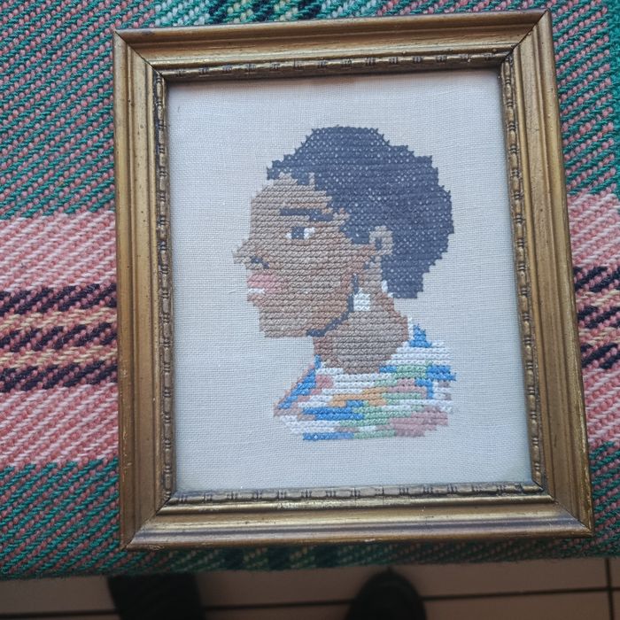 Продавам два гоблена в рамки  18/20 негърчета 30 лв брой