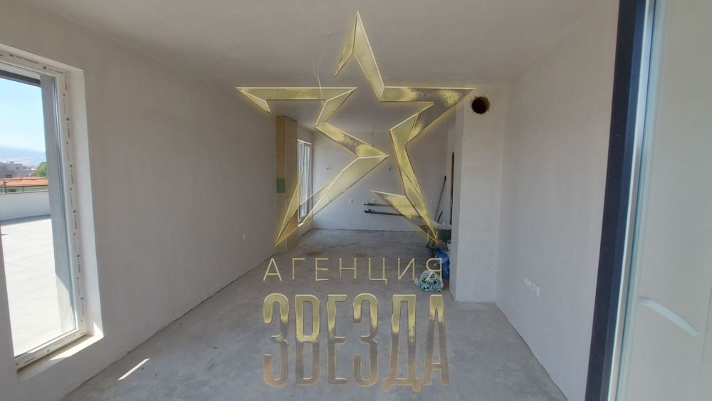 Продава се Тристаен апартамент в Пловдив, Остромила - 270 кв.м за 908 €/кв.м - Снимка #10