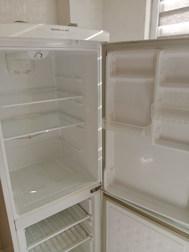 Холодильник LG б/у.в хорошем состояний