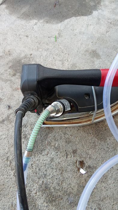 Утюг тикувчиларга.