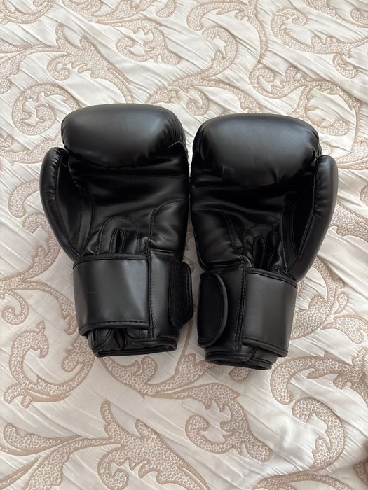 Боксови ръкавици Gorilla Wear 10oz