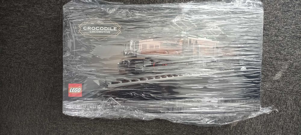 Продавам лего 10277