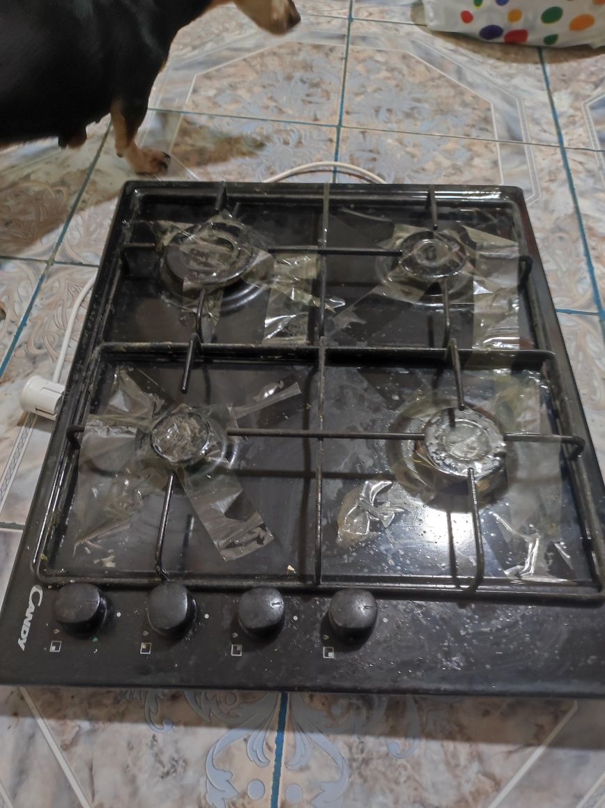 Plită pe gaz Candy.Are și aprinzător electric