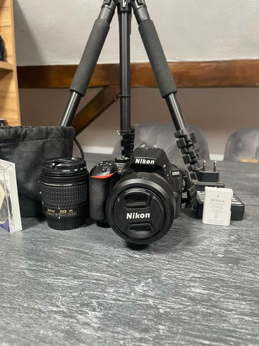 Nikon D5600 DSLR+ Obiective 18-55mm VR , 35mm f/1.8G Kit complet