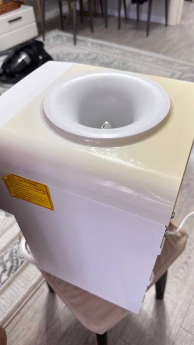Кулер для воды Midea в отличном состоянии
