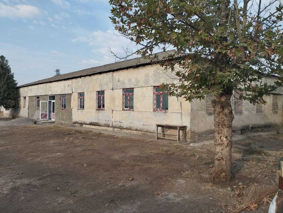 Нежилое здание от владельца в Чиназе. Вдоль речки Чирчика