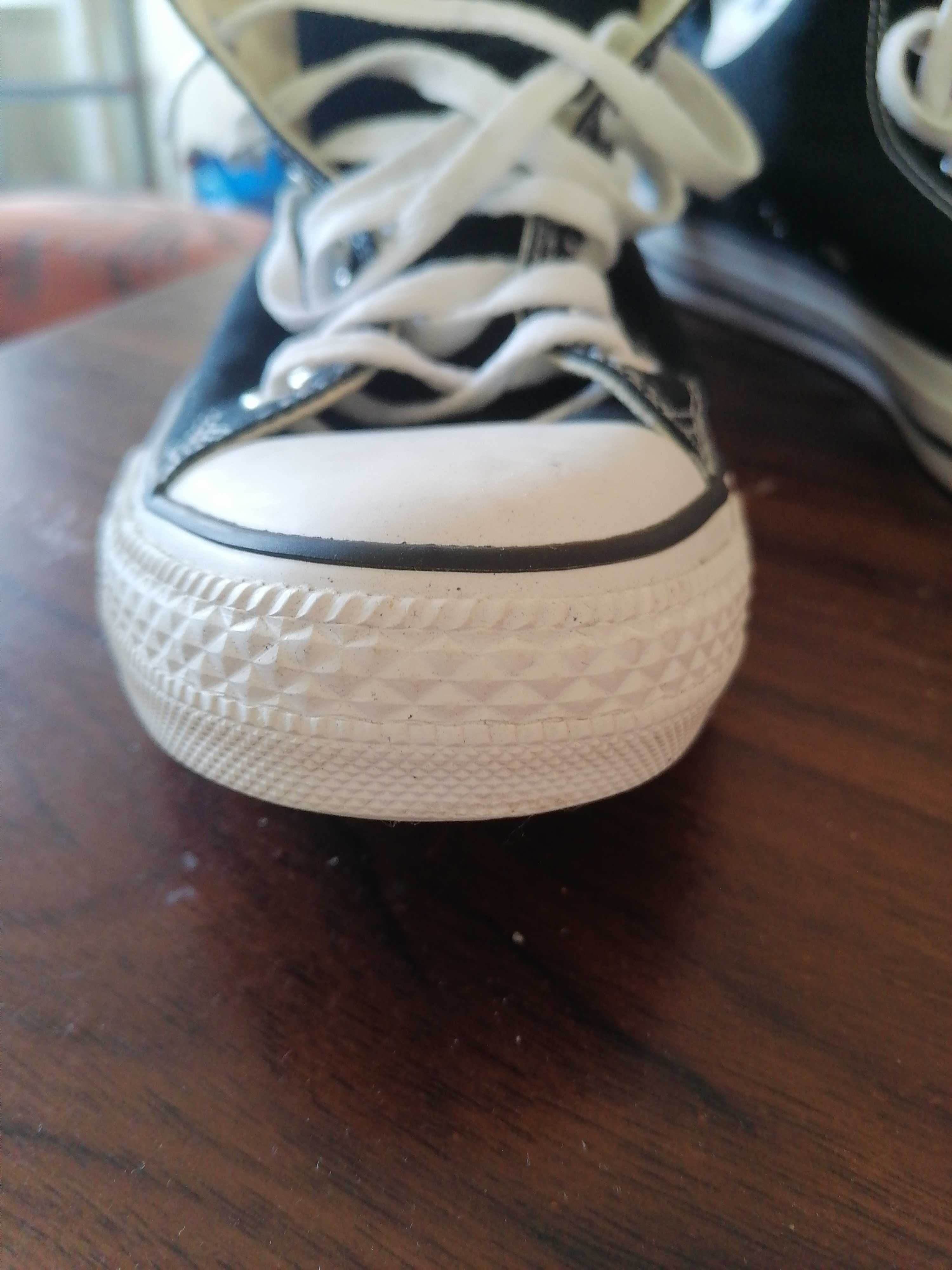 Продавам оригинален Converse номер 42.5