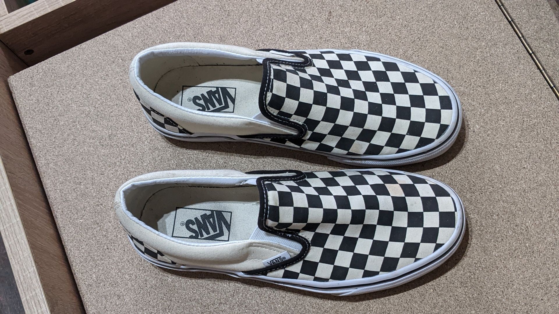 Vans clasic slip-on checkered black and white