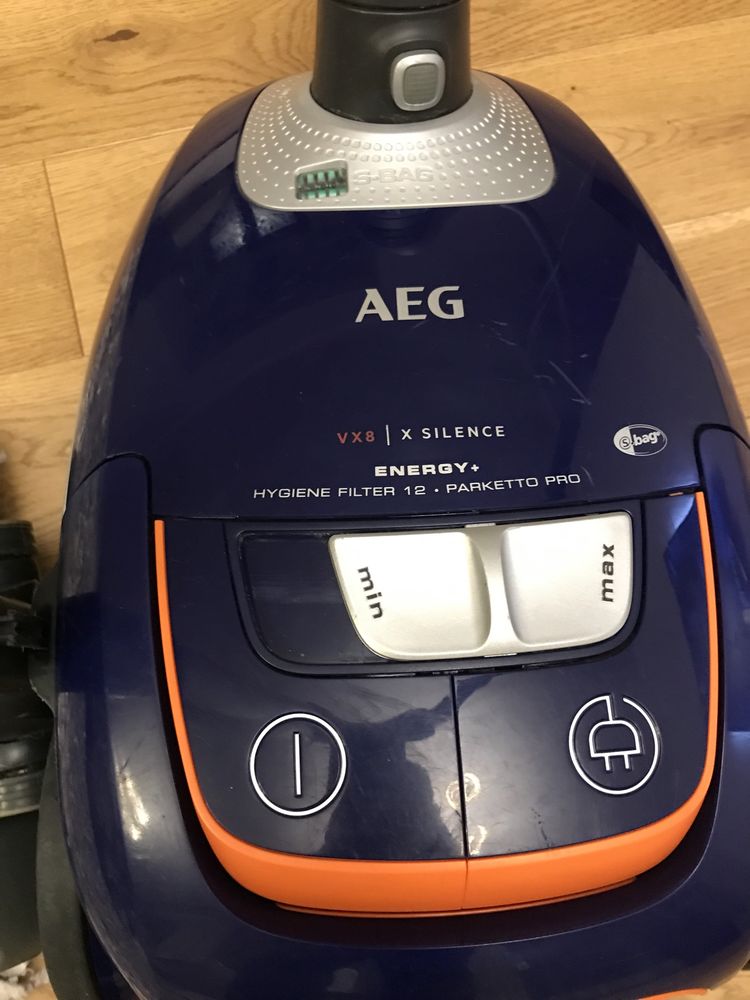 Aspirator AEG VX 8 Extra Silent ,Aeg gama lux Electrolux