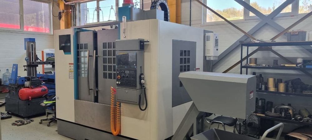 Фрезерный обрабатывающий центр с ЧПУ JVM-850RF CNC БУ