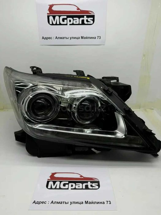 Фара б у оригинал правая и левая от Lexus LX-570