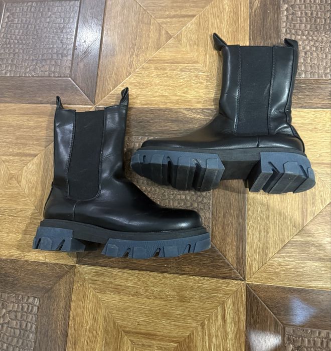 Ботуши 39  номер