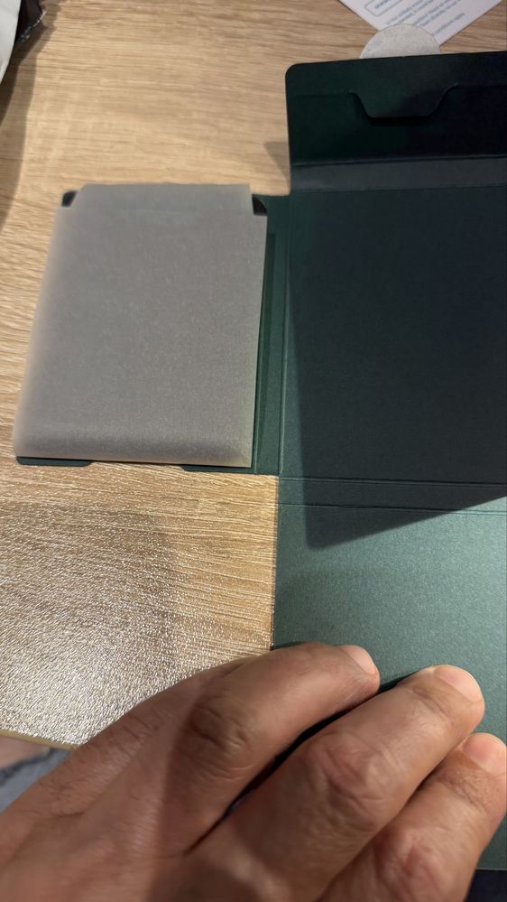 Продавам Mous wallet