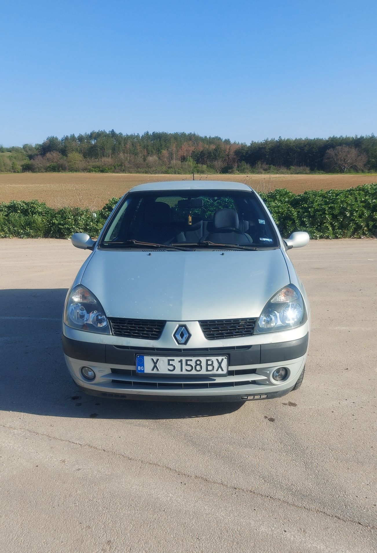 Renault Clio 2001 година