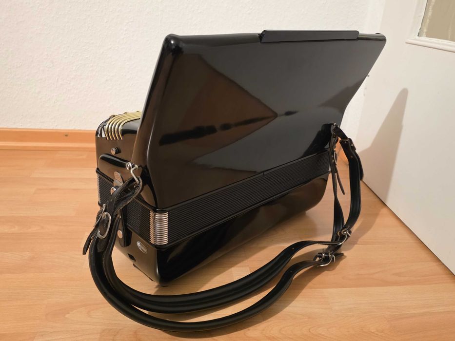 Акордеон Hohner Atlantic IV N De Luxe