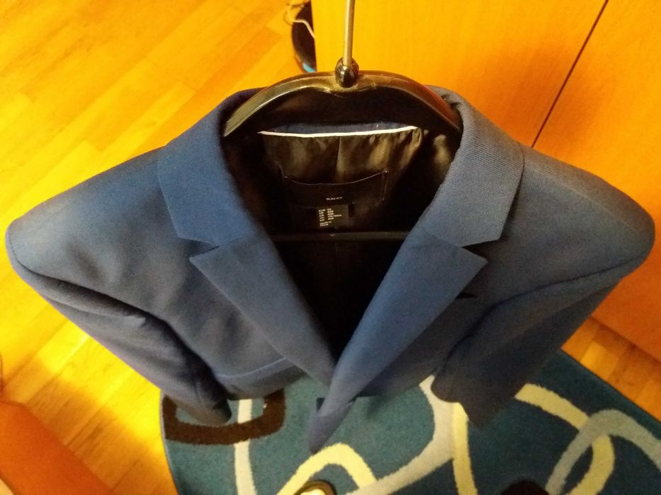 Vand sacou barbatesc marca H&M, albastru, marimea 50, tip slim fit