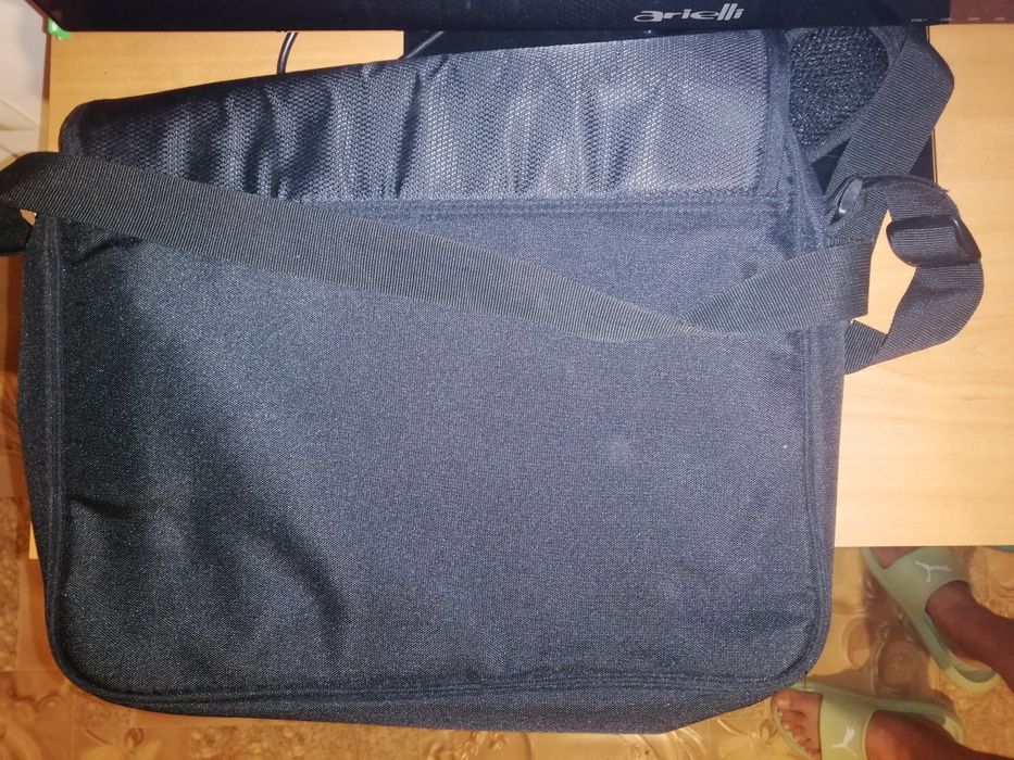 Нова чанта, за лаптоп. Немска с етикет.