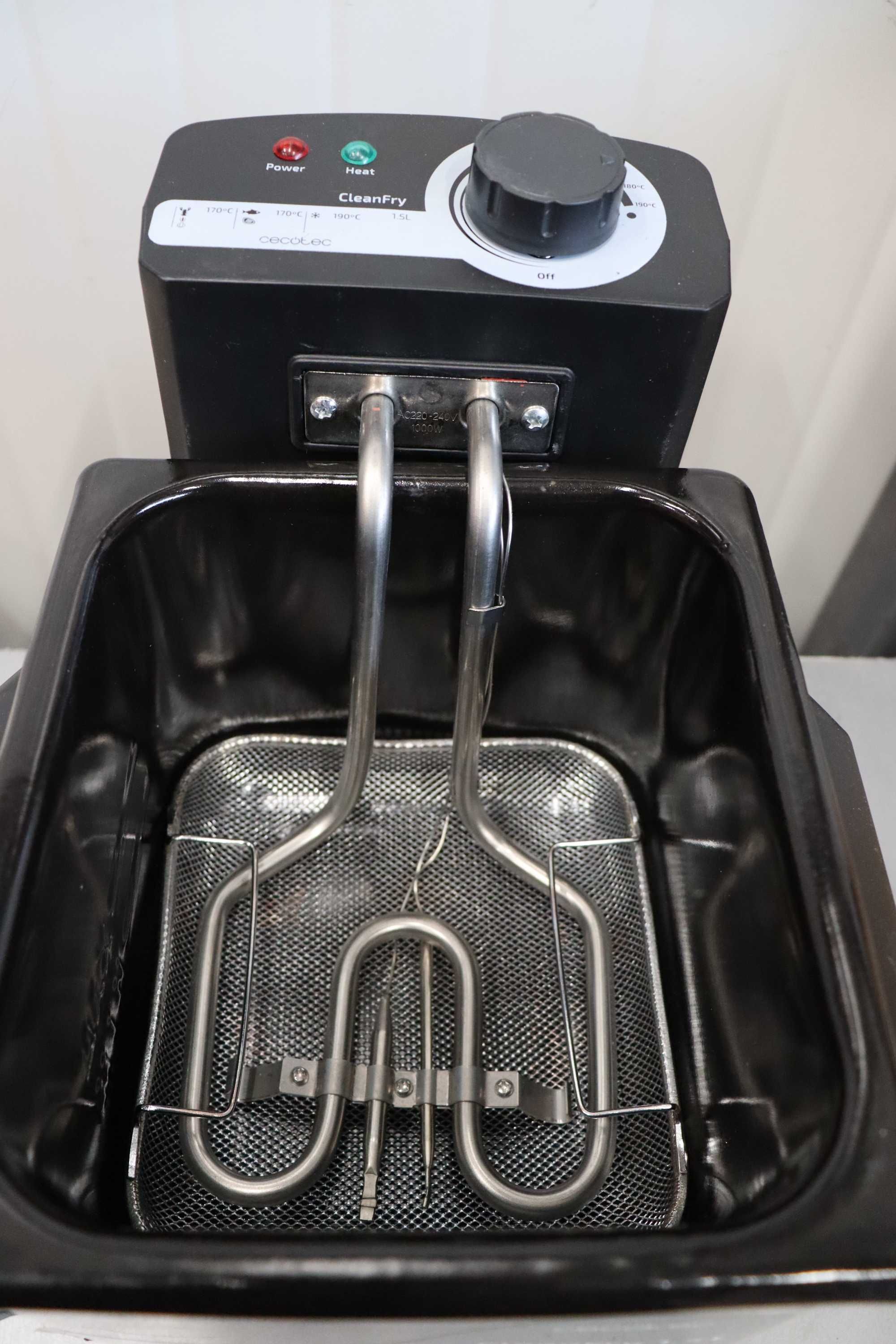Фритюрник Cecotec CleanFry - 1,5л, до 190C, тава, подходяща за миялна